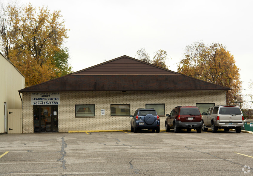 400 Lakeview Ct, Parkersburg, WV for lease - Primary Photo - Image 1 of 2