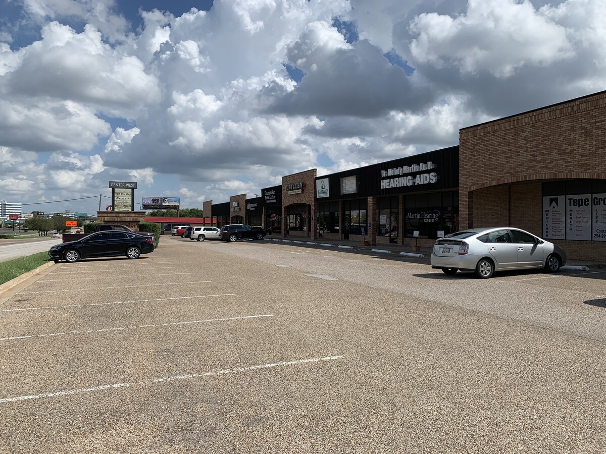 4716 W Waco Dr, Waco, TX 76710