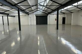 Zennor Rd, London for lease Interior Photo- Image 2 of 6