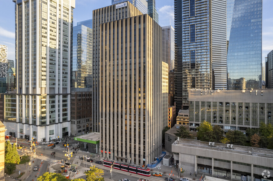 65 Queen St W, Toronto, ON M5H 2Y4 - Thomson Building