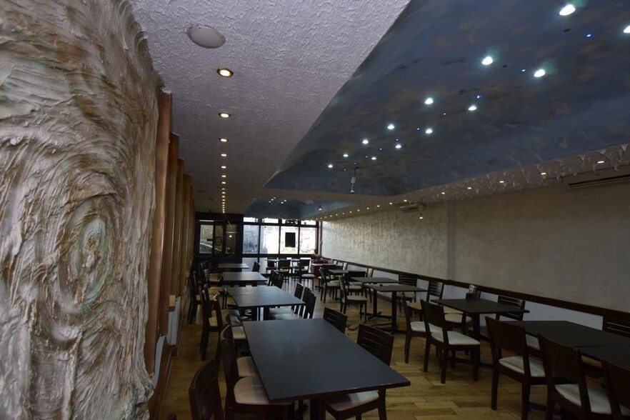 397-399 Honeypot Ln, Stanmore for sale - Interior Photo - Image 2 of 8