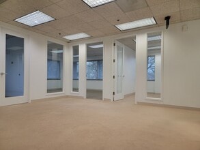 18310 Montgomery Village Ave, Gaithersburg, MD for lease Interior Photo- Image 2 of 3