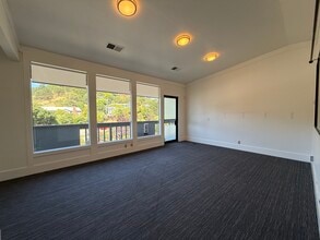 110 Tiburon Blvd, Mill Valley, CA for lease Building Photo- Image 2 of 7