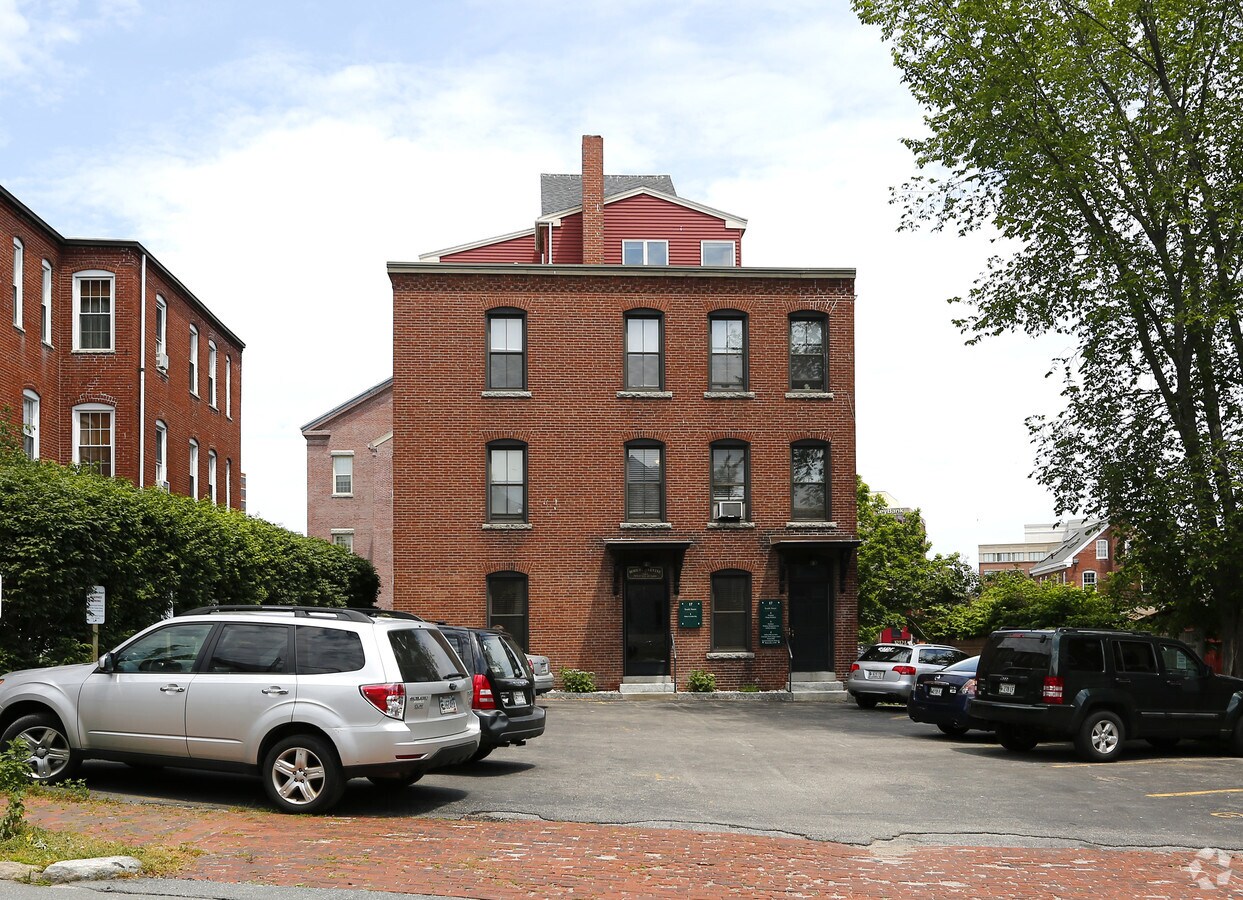17 South St, Portland, ME 04101