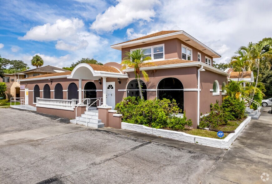 1045 9th Ave N, Saint Petersburg, FL for sale - Primary Photo - Image 1 of 1
