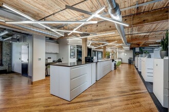 422 N 15th St, Milwaukee, WI for sale Interior Photo- Image 1 of 16