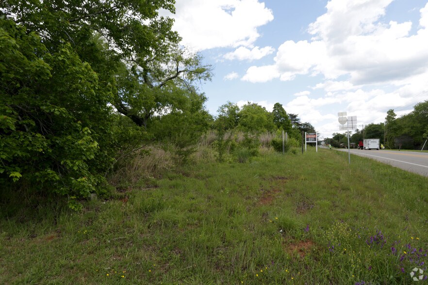 1406 Broad Street Rd, Oilville, VA 23129