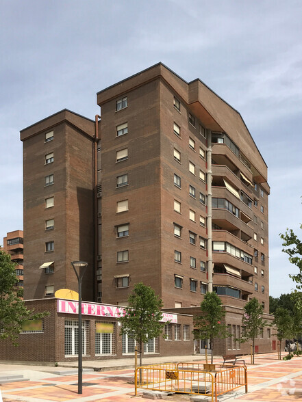 Multifamily in Tres Cantos, MAD for sale - Primary Photo - Image 1 of 1