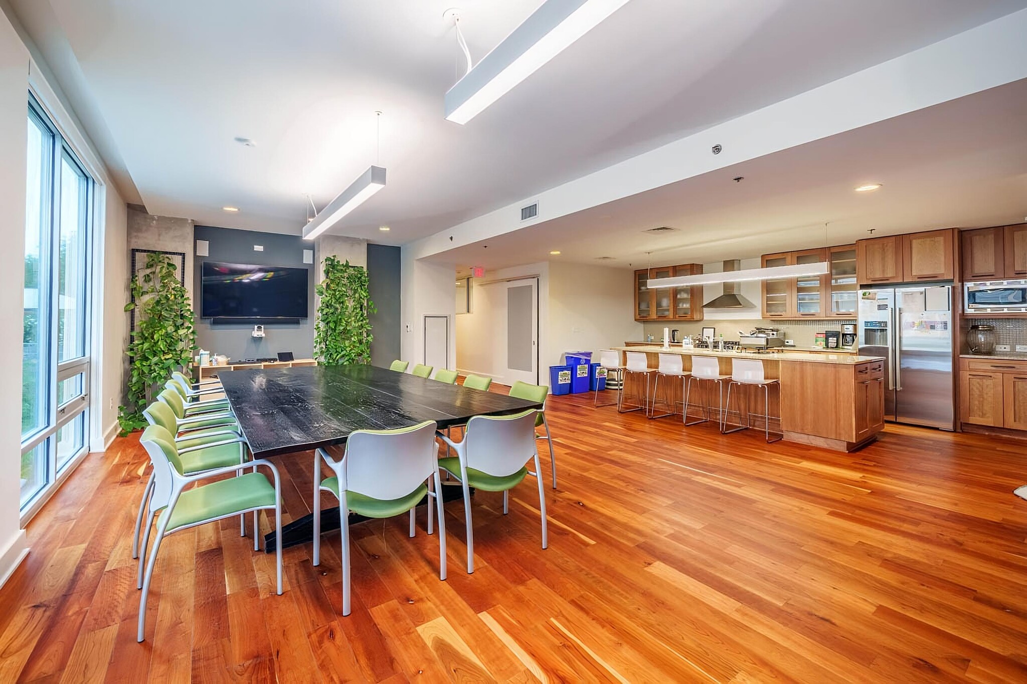 601 W Rosemary St, Chapel Hill, NC for lease Interior Photo- Image 1 of 5
