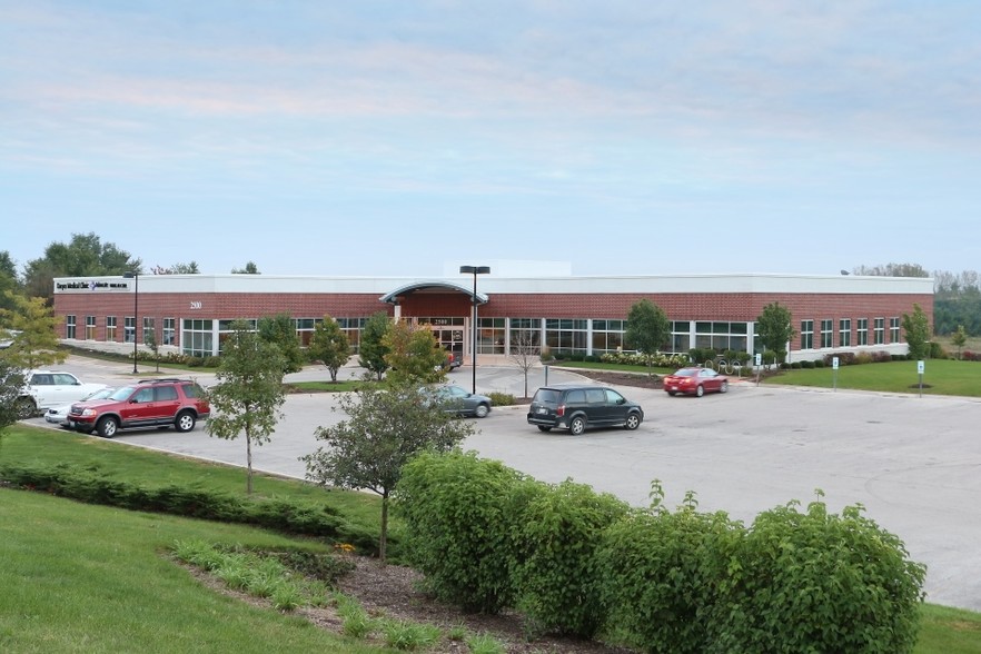 2550-2586 W Fabyan Pky, Batavia, IL for lease - Building Photo - Image 1 of 9