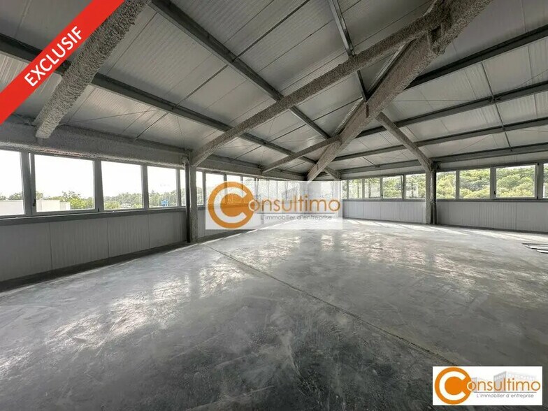 Office in Carbon-Blanc for lease - Building Photo - Image 3 of 32