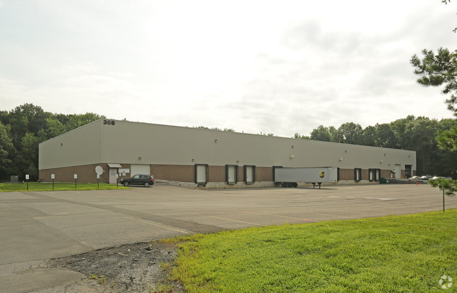 30B Post Rd, Colonie, NY for lease - Primary Photo - Image 2 of 12