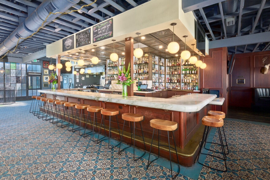 8480-8482 W 3rd St, Los Angeles, CA for lease - Building Photo - Image 2 of 9