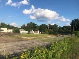 OFFICE/LAND PINEMONT - Automotive Property