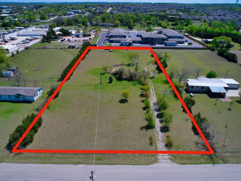 414 Lion Dr, Leander, TX for sale - Aerial - Image 1 of 8