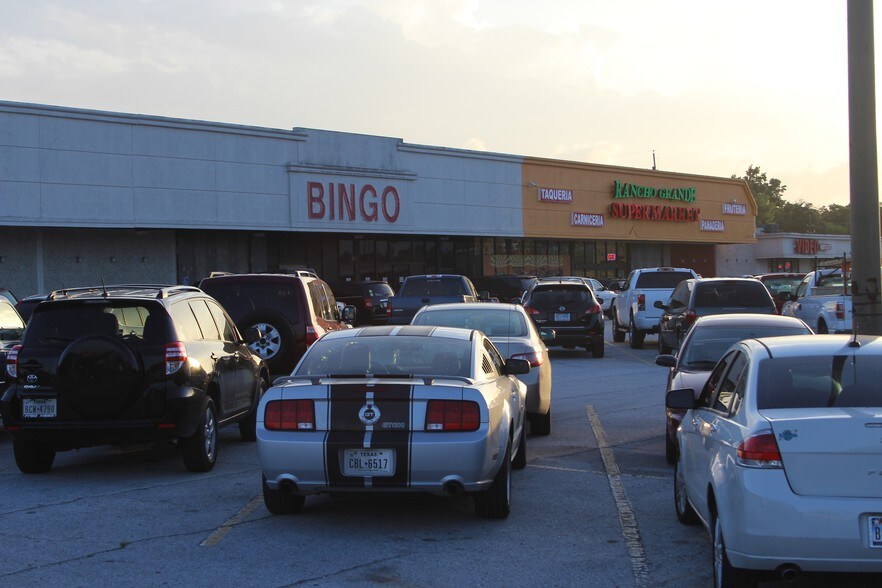 2560 E FM 1960 Rd, Houston, TX for sale - Building Photo - Image 1 of 1