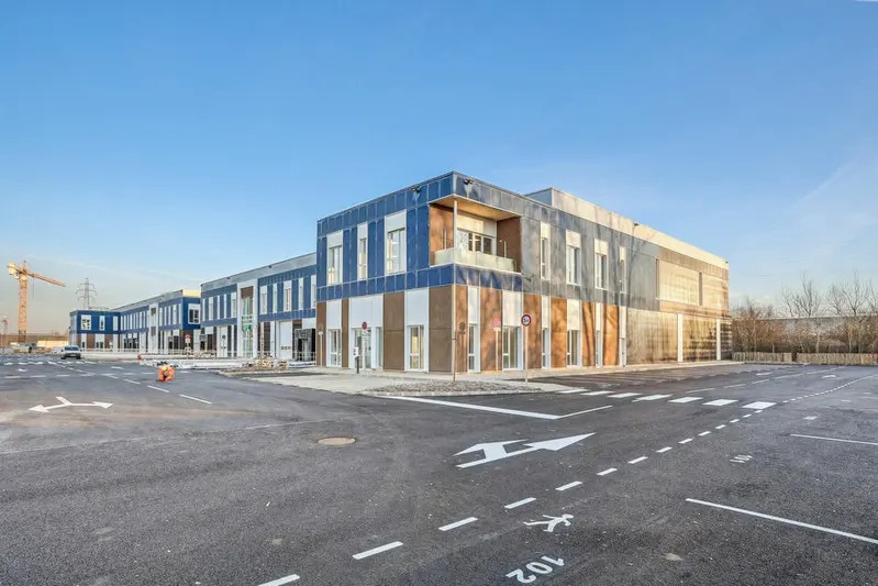 Flex in Moissy-Cramayel for lease - Building Photo - Image 1 of 6