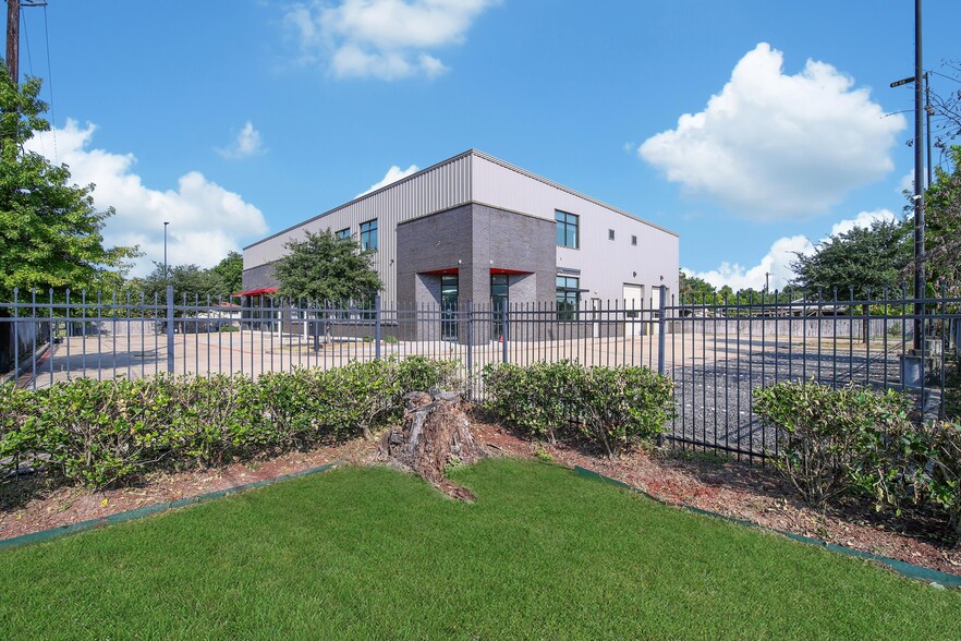 5939 Albert Dr, Humble, TX for sale - Building Photo - Image 2 of 99