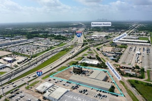 3 Buildings at 8245 North Fwy - Automotive Property