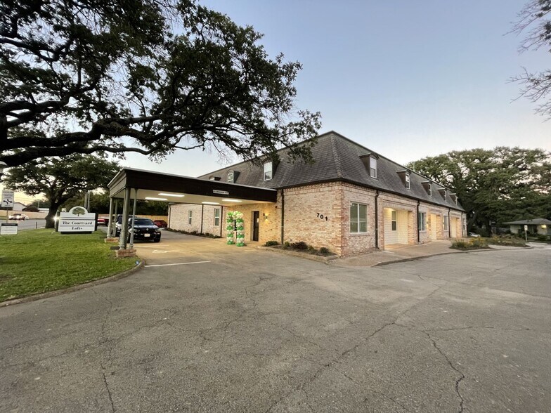 701 N New Rd, Waco, TX 76710