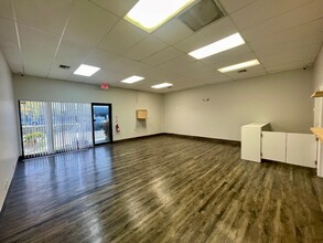 4747 N Nob Hill Rd, Sunrise, FL for lease Interior Photo- Image 2 of 8