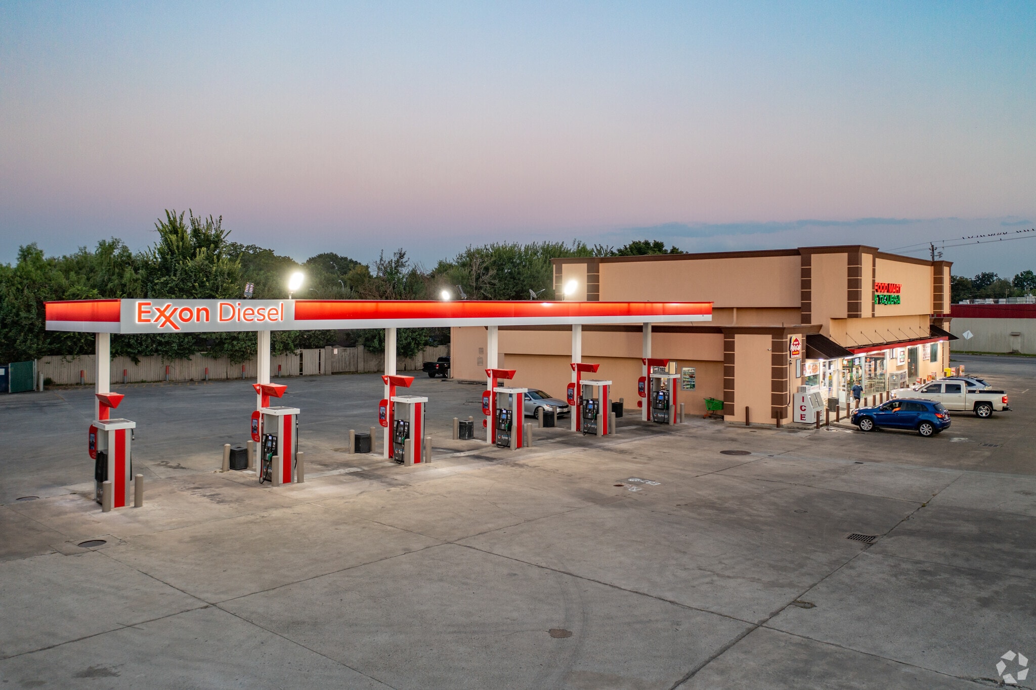 7102 North Fwy, Houston, TX for sale Primary Photo- Image 1 of 1