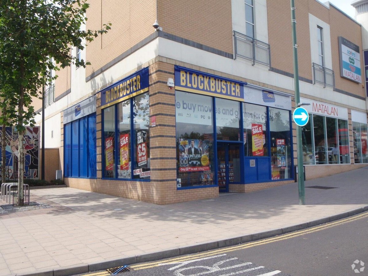 Pier Rd, Erith, DA8 1TA - Erith Riverside Shopping Centre | LoopNet