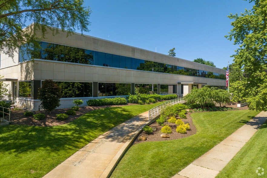 645 W Grand River Ave, Howell, MI for lease - Building Photo - Image 3 of 31