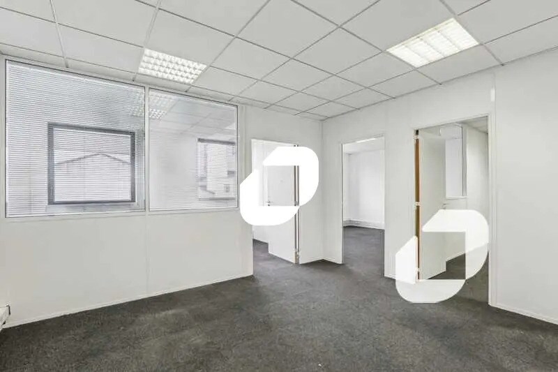 Office in Ivry-sur-Seine for lease - Interior Photo - Image 3 of 10