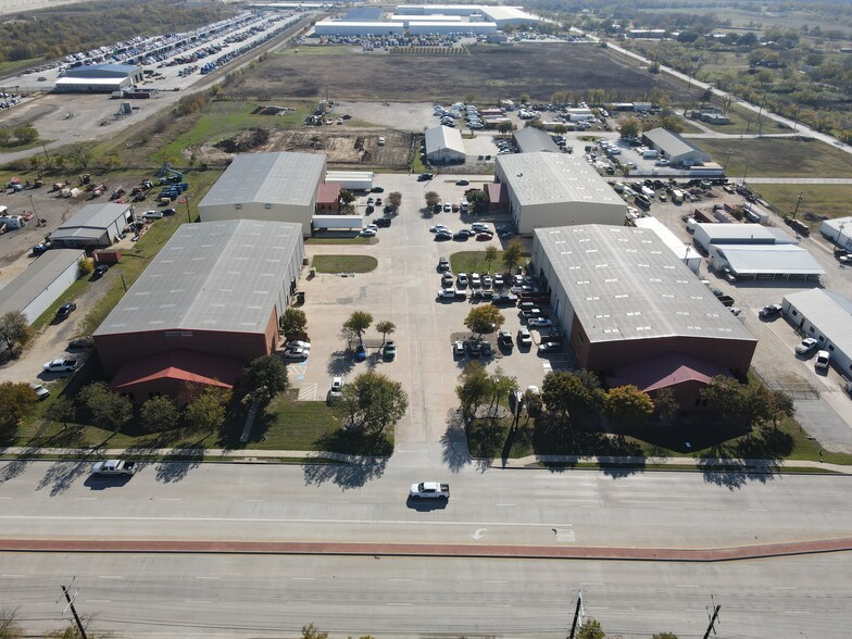 4801 W University Dr, Denton, TX for lease - Building Photo - Image 3 of 18