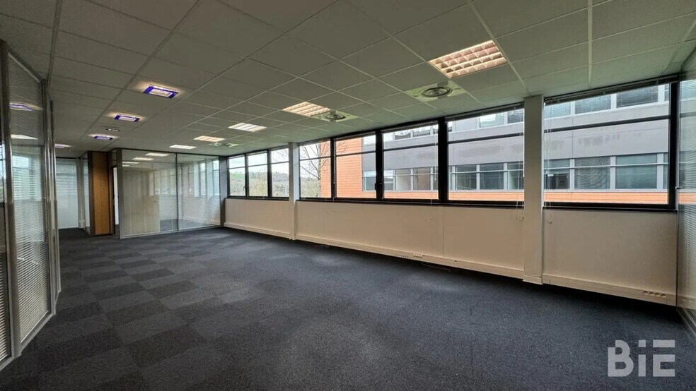 Office in Coulounieix-Chamiers for lease - Interior Photo - Image 2 of 6