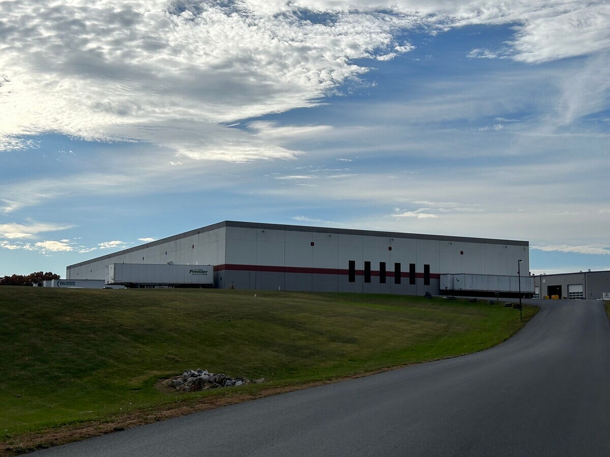 64 Triangle Dr, Weyers Cave, VA 24486