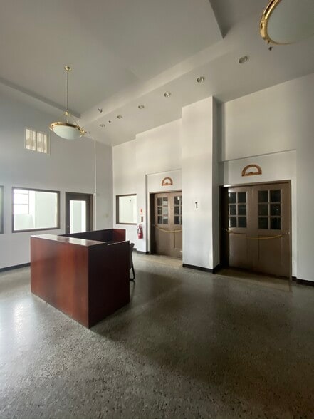 2211-2233 S Throop St, Chicago, IL for lease - Interior Photo - Image 3 of 11