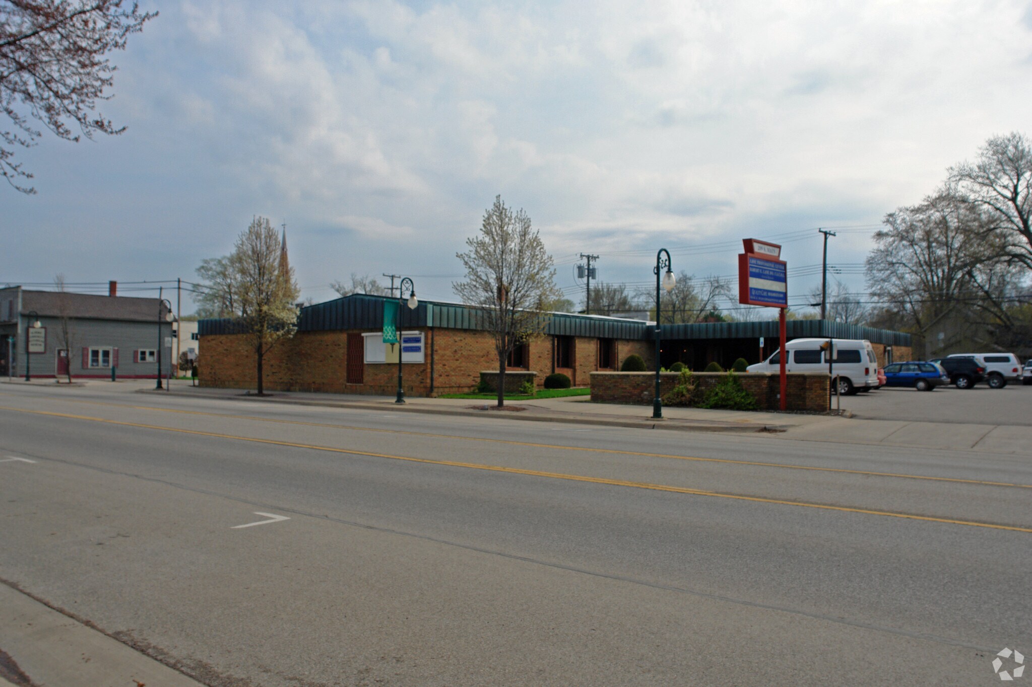209 S Main St, Almont, MI for sale Primary Photo- Image 1 of 1