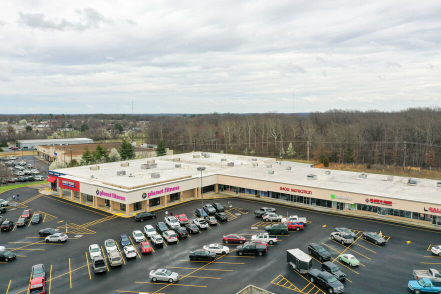 718 N 12th St, Murray, KY for lease - Primary Photo - Image 2 of 21