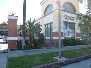1427 W Glenoaks Blvd, Glendale, CA for lease Building Photo- Image 2 of 17
