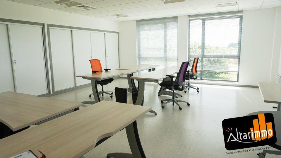 Office in Chartres for lease - Interior Photo - Image 3 of 7