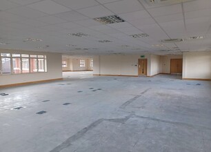 Cams Hl, Fareham for lease Interior Photo- Image 2 of 5