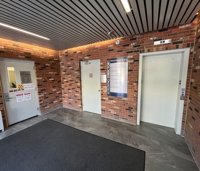 2445 13th Av, Regina, SK for sale - Lobby - Image 2 of 3