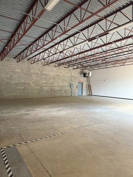 200-222 Depot St, Berea, OH for lease - Interior Photo - Image 3 of 12