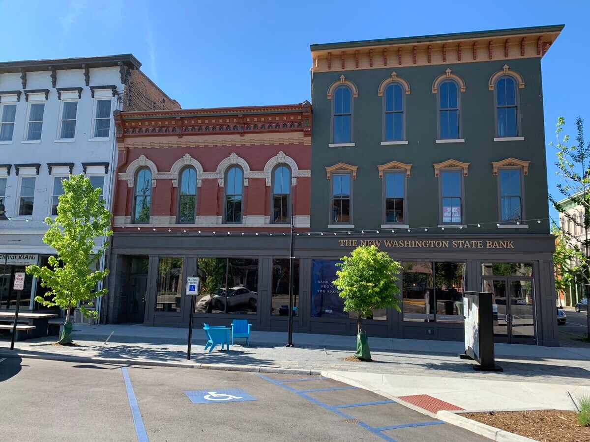 121123 E Market St, New Albany, IN 47150