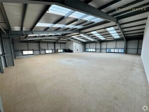 Oak Field Rd, Three Legged Cross for lease Interior Photo- Image 2 of 6