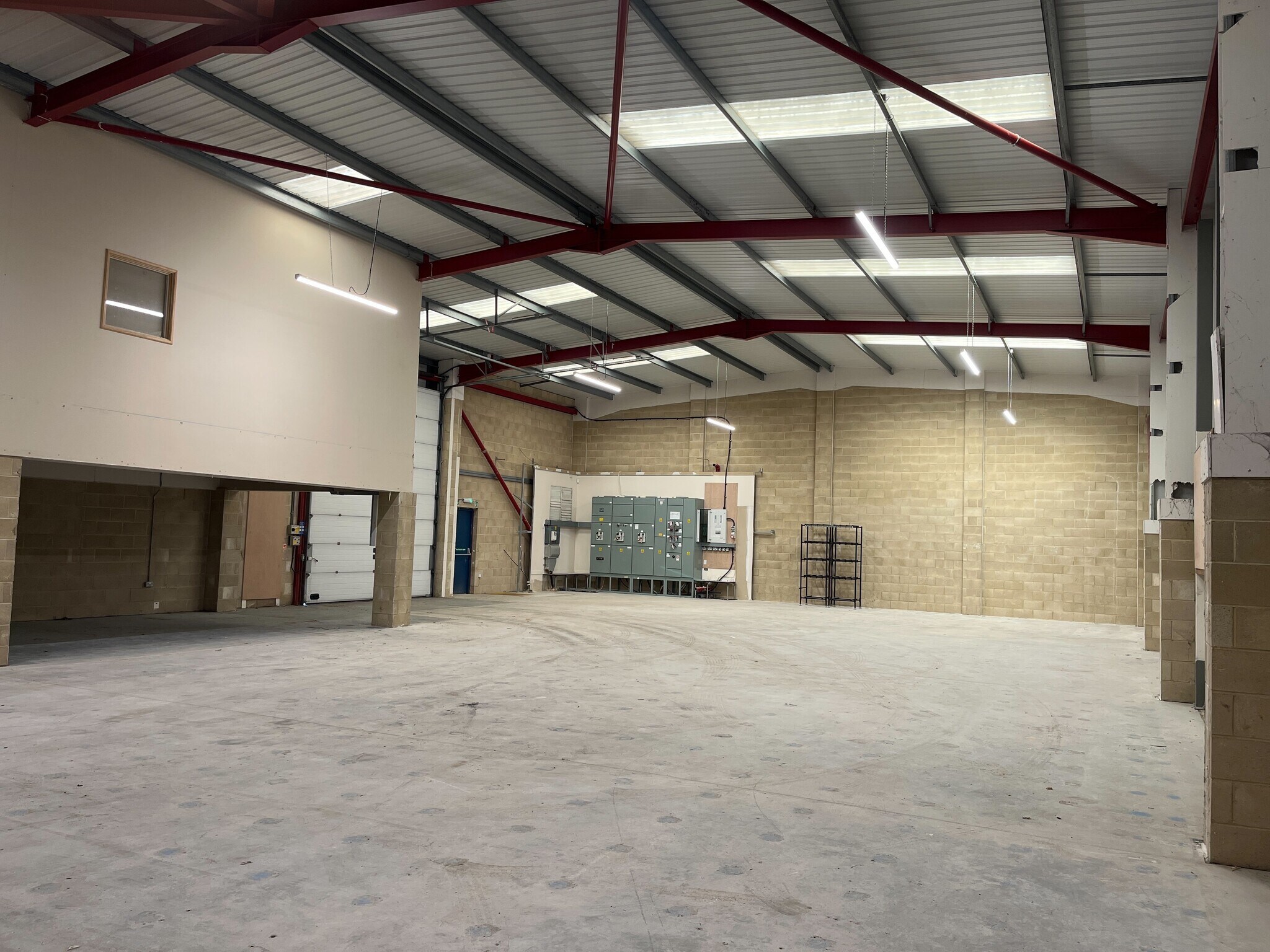 Paddington Dr, Swindon for lease Interior Photo- Image 1 of 5