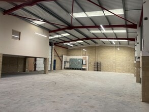 Paddington Dr, Swindon for lease Interior Photo- Image 1 of 5