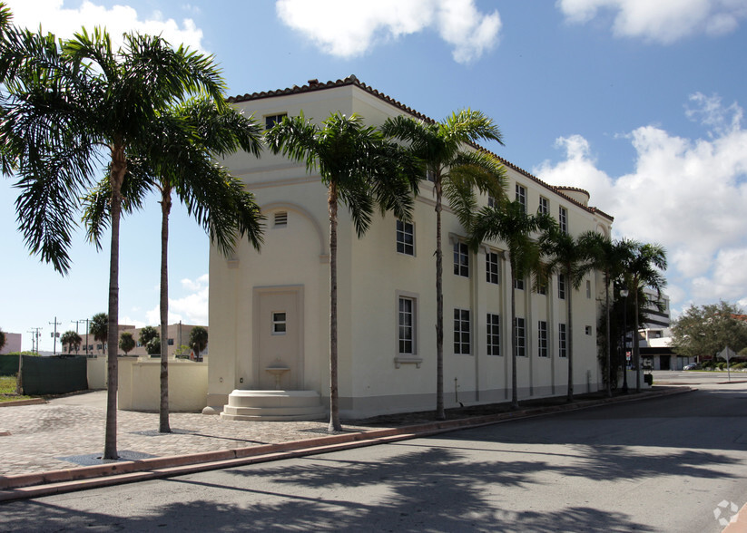 2901 Ponce de Leon Blvd, Coral Gables, FL for lease - Building Photo - Image 3 of 9