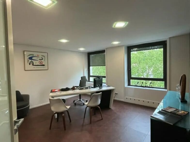 Office in Lyon for sale - Interior Photo - Image 3 of 13