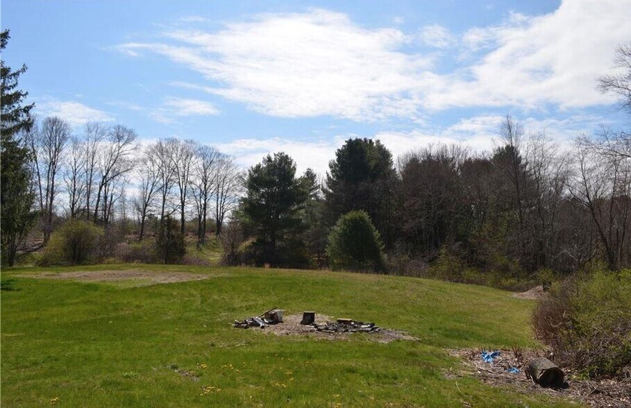 418 Killingly Rd, Pomfret Center, CT for sale - Primary Photo - Image 1 of 1