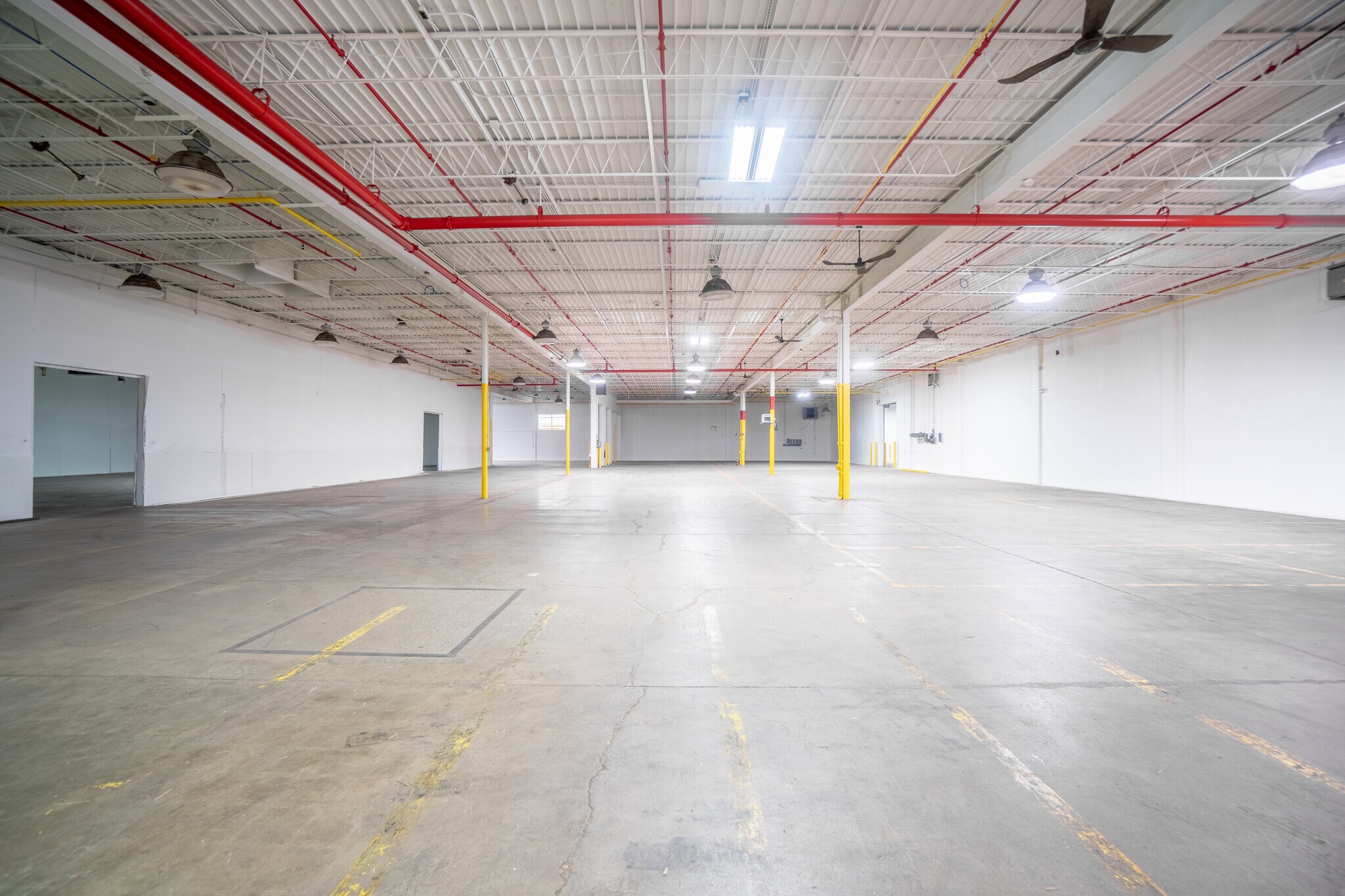 4609-4801 W Woolworth Ave, Milwaukee, WI for lease Interior Photo- Image 1 of 14