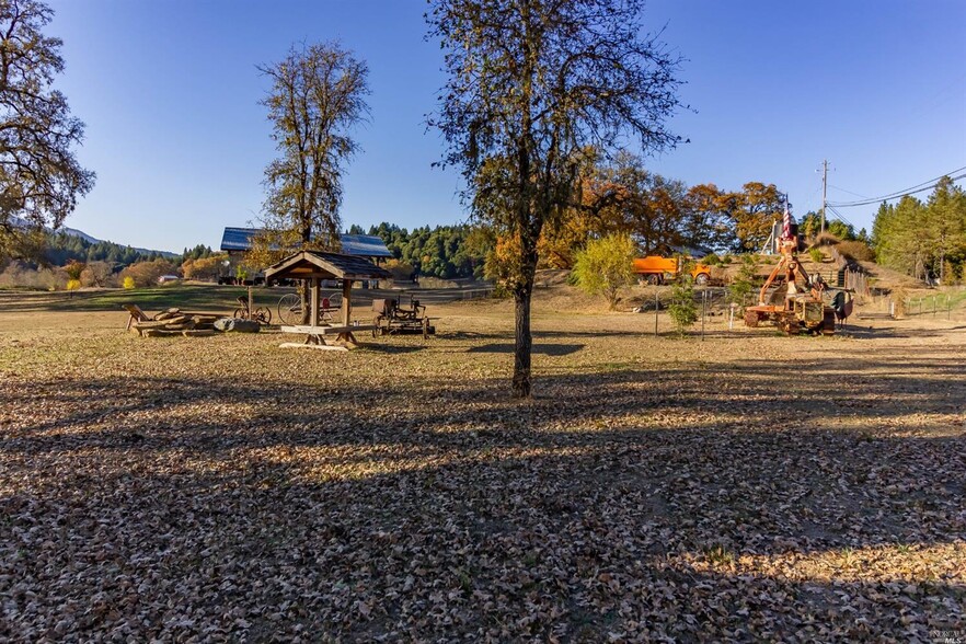 45990 Highway 101, Laytonville, CA for sale - Primary Photo - Image 1 of 1