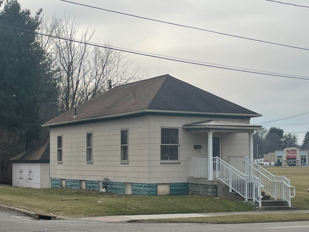 320 Columbia St, Leetonia, OH 44431 Office for Sale